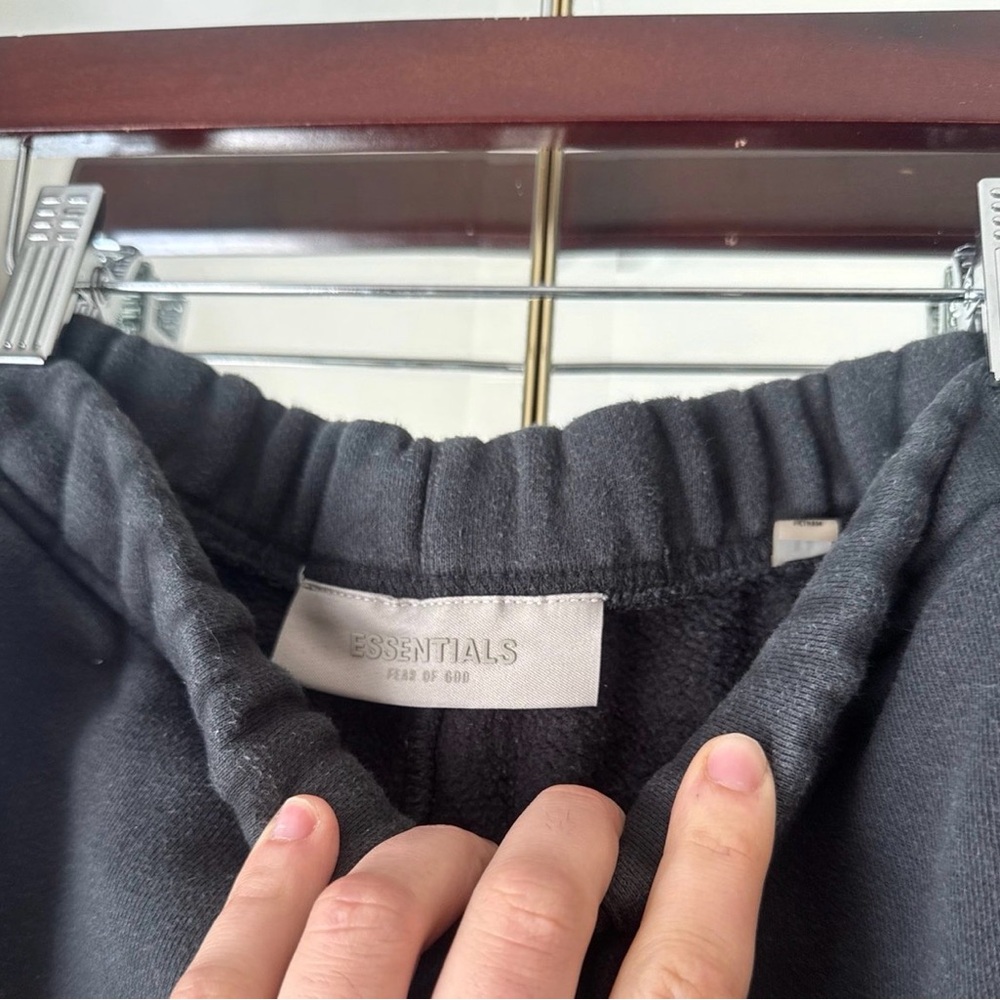 Essentials black sweatpants - Picture 4 of 5